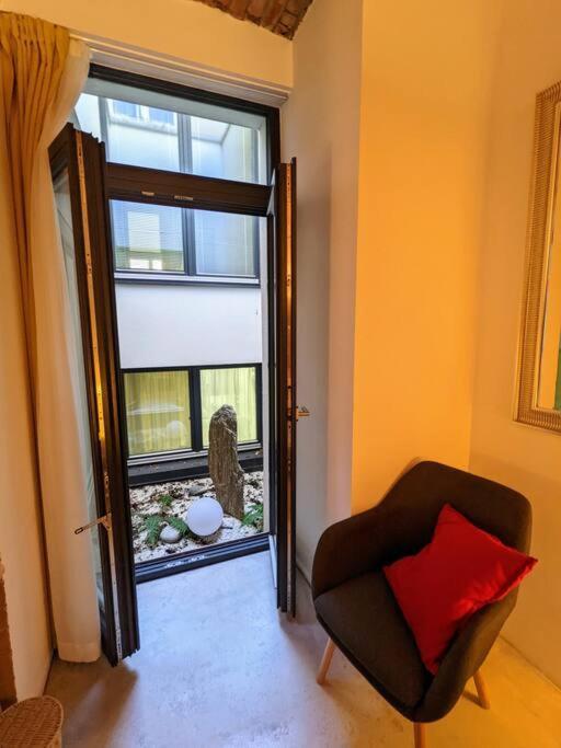 Romantic And Atypical Apartments In Prague'S Montmartre ภายนอก รูปภาพ